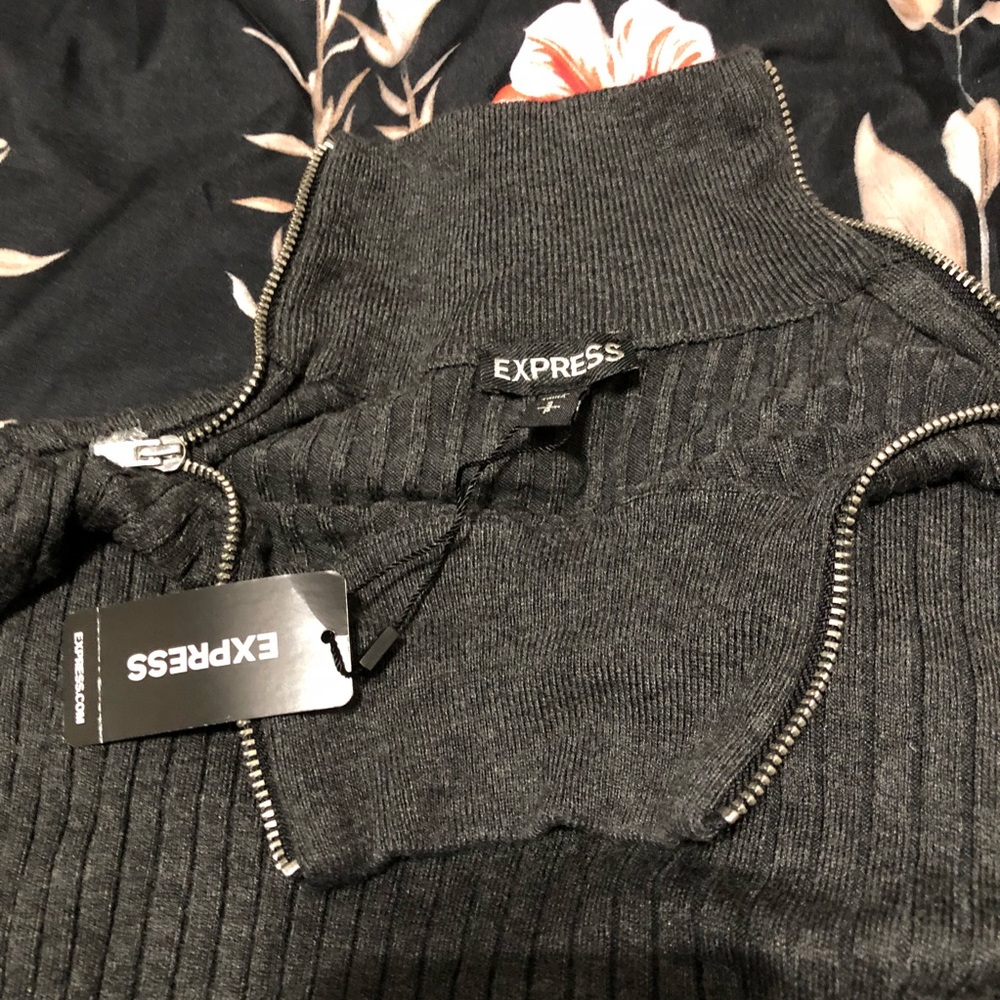 Express gray turtleneck NWT - Picture 3 of 3